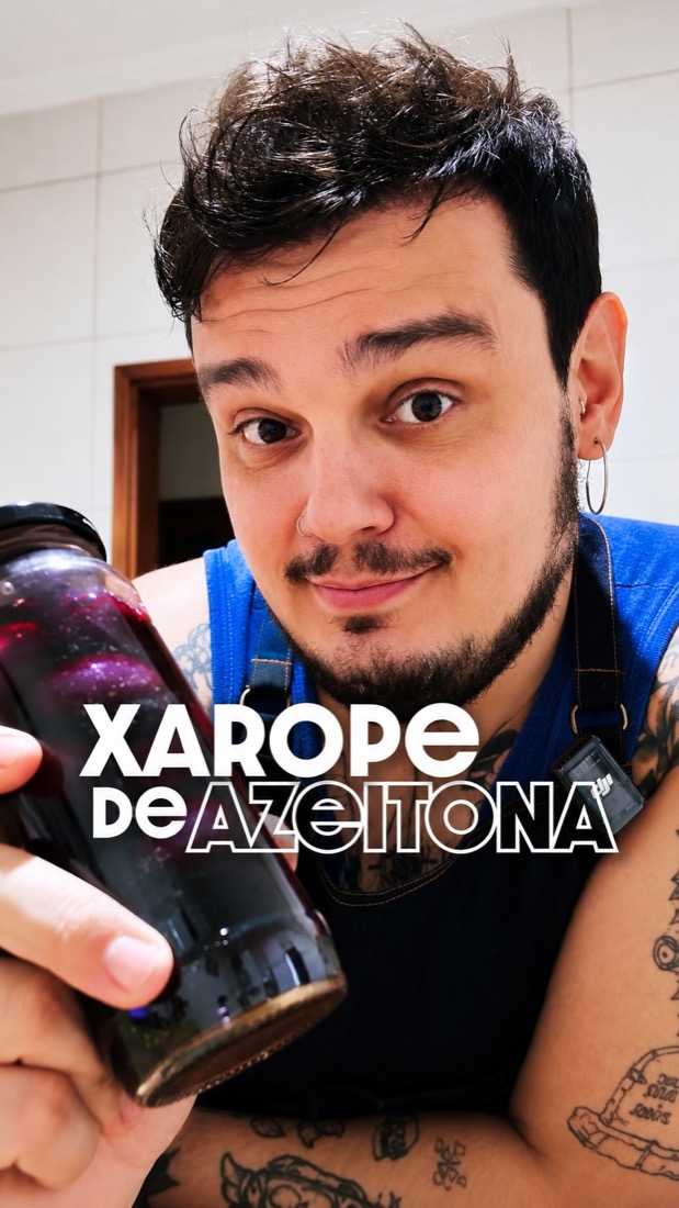 Capa do vídeo Xarope de azeitona no pote de vidro, com OI Glass